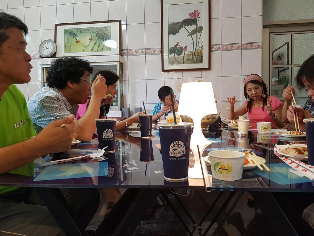 לינה וארוחת בוקר צ'יאיי סיטי Tsinghua Lion Club מראה חיצוני תמונה